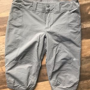 REI Women’s Hiking Capris Size 6